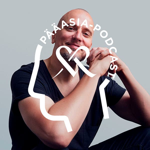 Toni Lähde poses for the camera in a close-up shot. Overlaid on the image is the *Pääasia* podcast logo, featuring text shaped like a human head and the Mehiläinen heart symbol in the center.